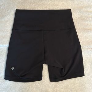 Wunder Train Contour Fit High-Rise Short 4"